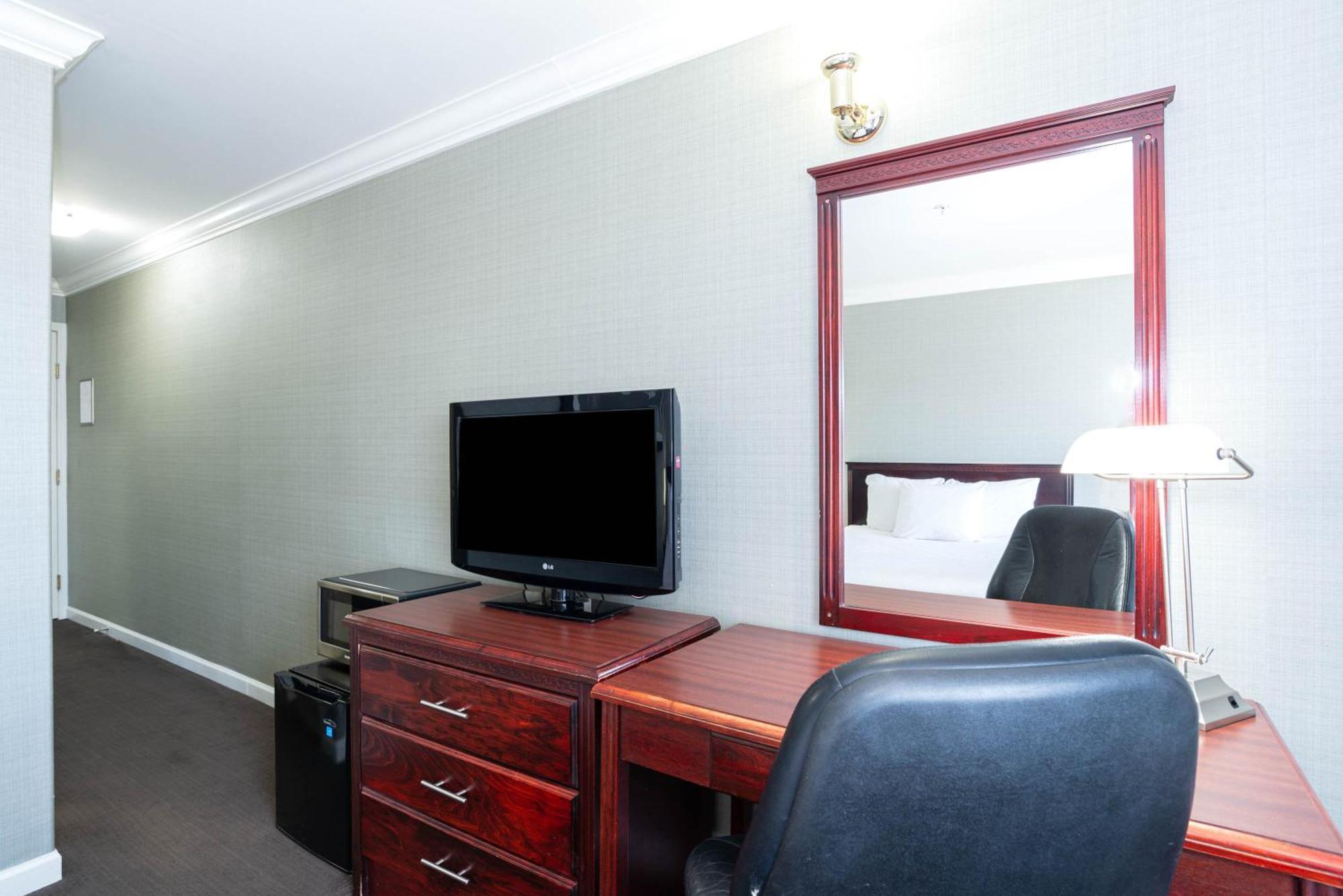 Sandman Hotel Red Deer Exterior foto